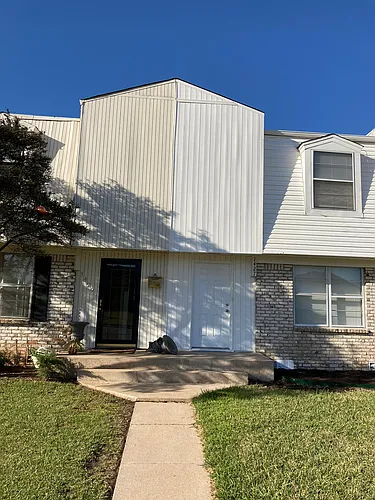 1427 Northglen St Photo 1