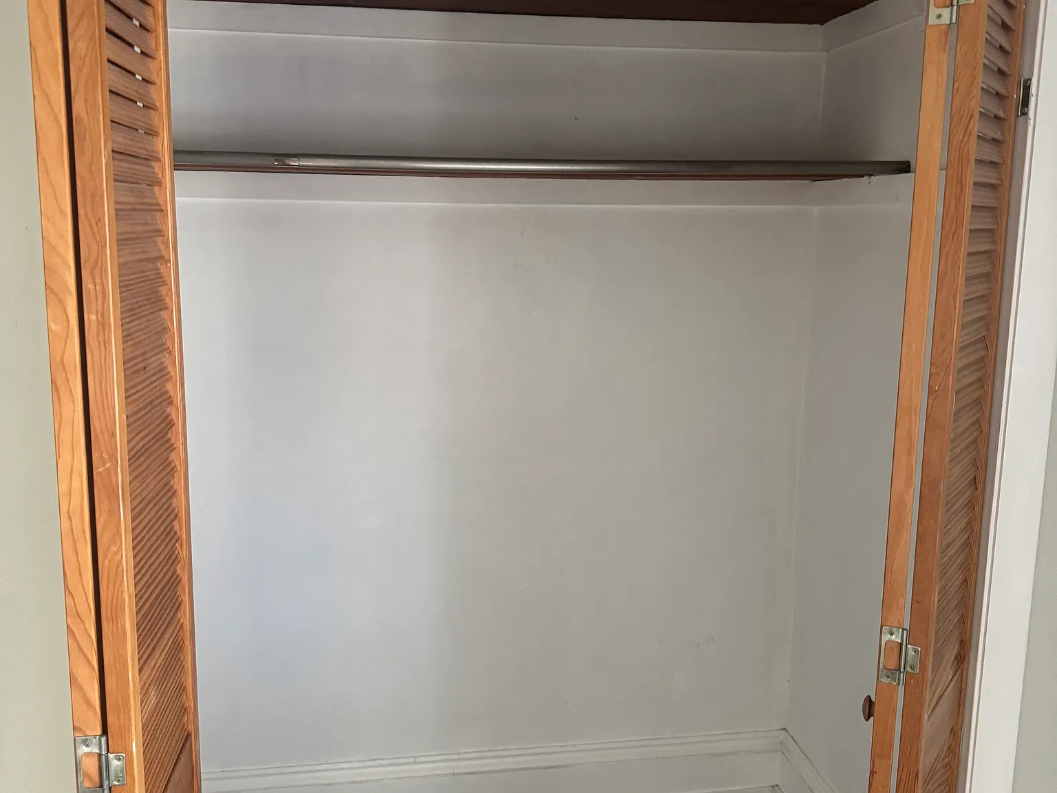 3 bed, 1100 sqft, $2,000 — Photo 3