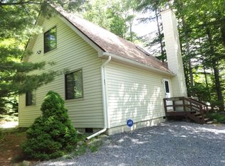 8064 Red Squirrel Dr, Tobyhanna, PA