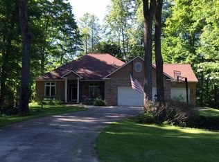 1716 Golden Ridge Ln, Gaylord, MI 49735