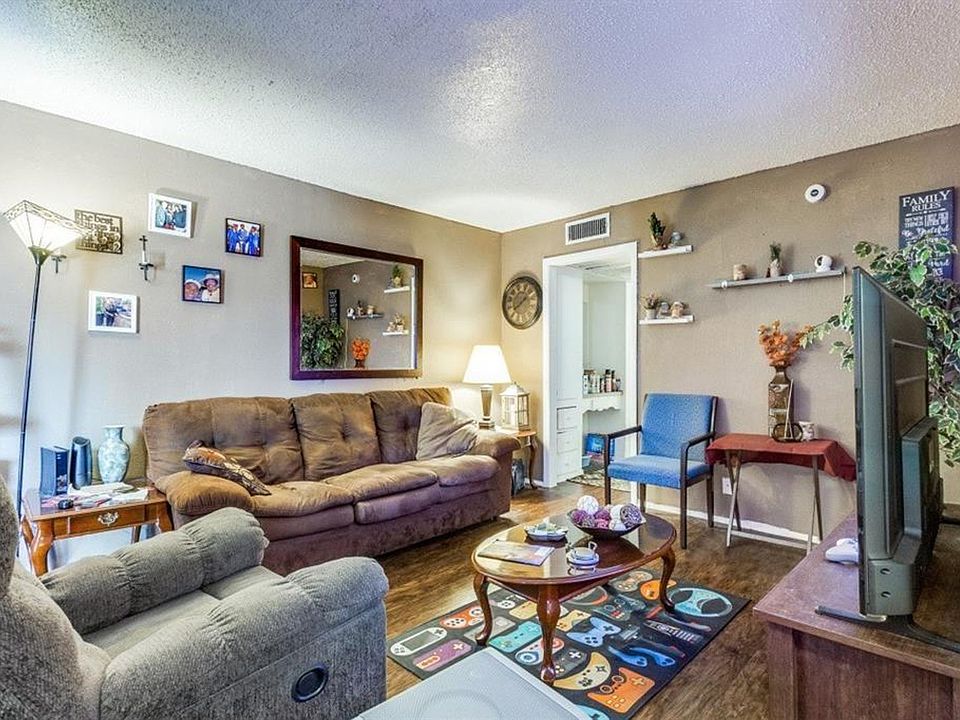 1st image of 5526 Reiger Ave #203