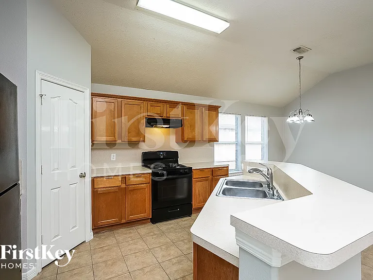 4531 Bridgevillage Dr — Photo 7