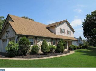 77 Cameron Dr, Southampton, PA 18966