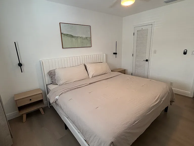 1460 NE 18th St #211 — Photo 6