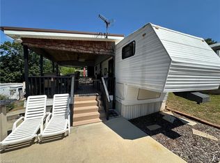 104 Robin Ln, New London, NC 28127