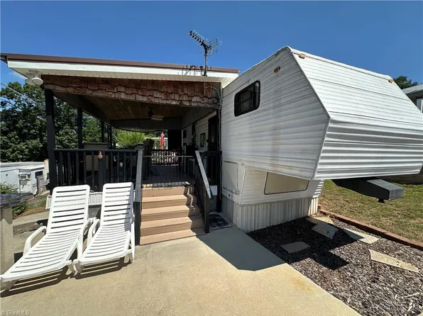 104 Robin Ln, New London, NC 28127