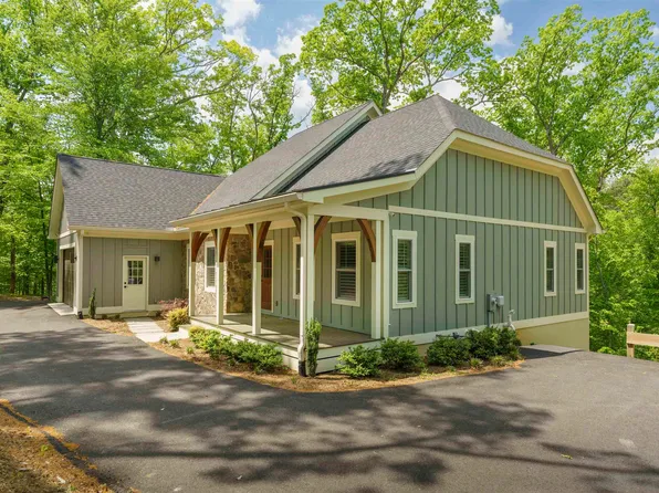 329 Carrsbrook Dr, Charlottesville, VA 22901