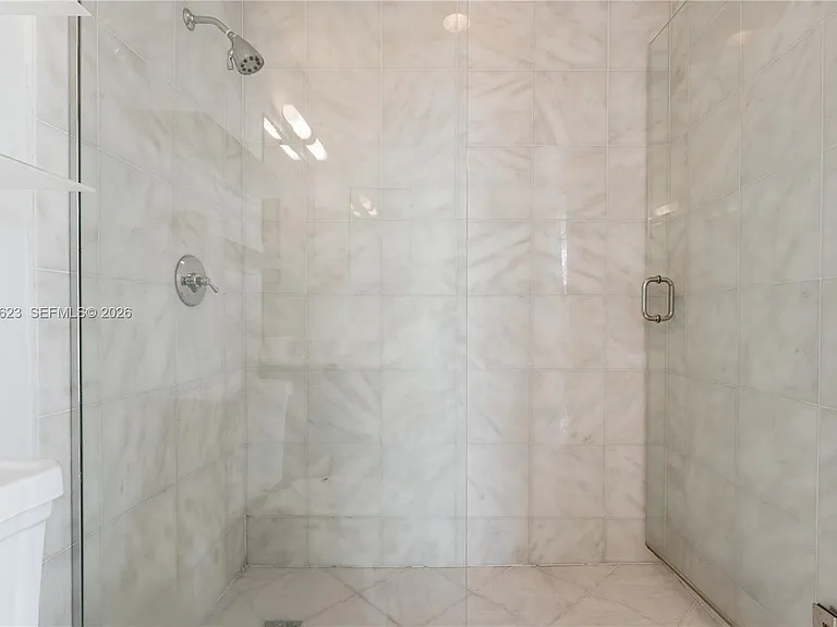 50 S Pointe Dr #701 — Photo 41