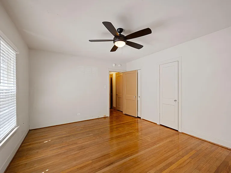 1806 Banks St #1 — Photo 17