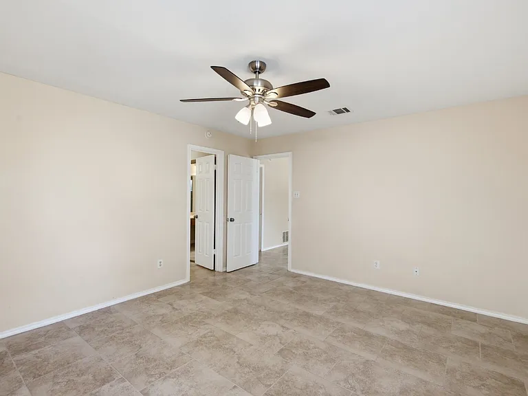 6700 Shiner St — Photo 12