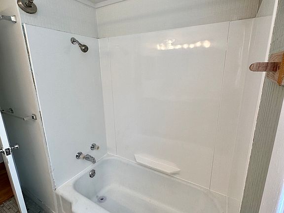 5th image of 5640 N Talman Ave APT G