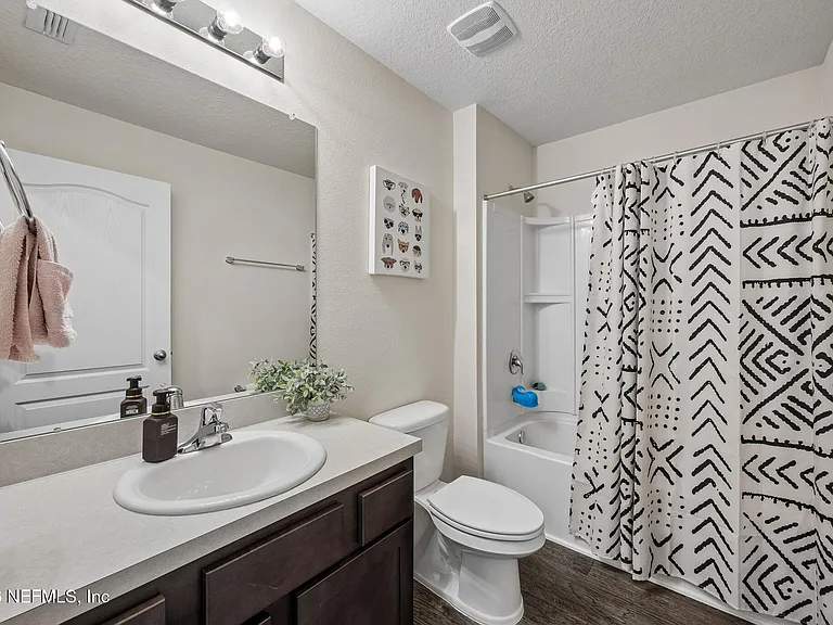 2100 Denton Trce — Photo 19
