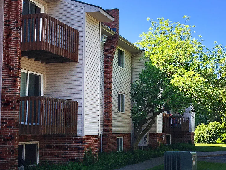Oakwood Apartments — Photo 17