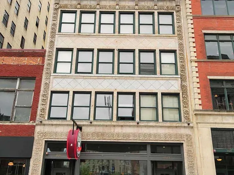 1525 Broadway — Photo 1