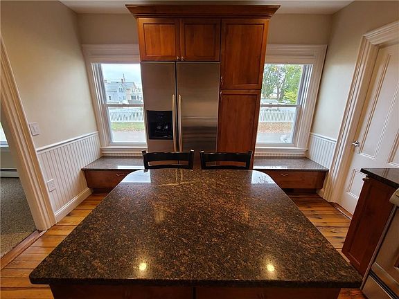 4th image of 154 2nd St #1