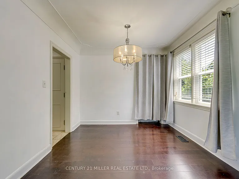 2048 Edinburgh Dr — Photo 9