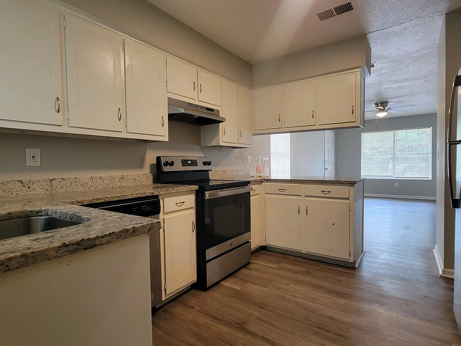 2 bed, $1,025 — Photo 4