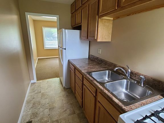 5th image of 115 W Spruce St APT 9