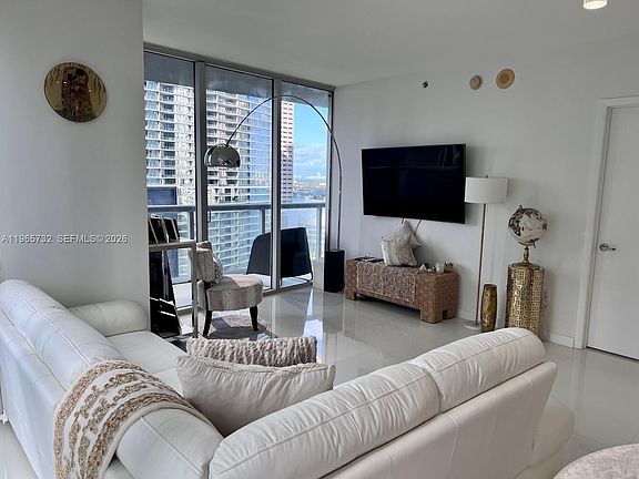 5th image of 475 Brickell Ave APT 1715
