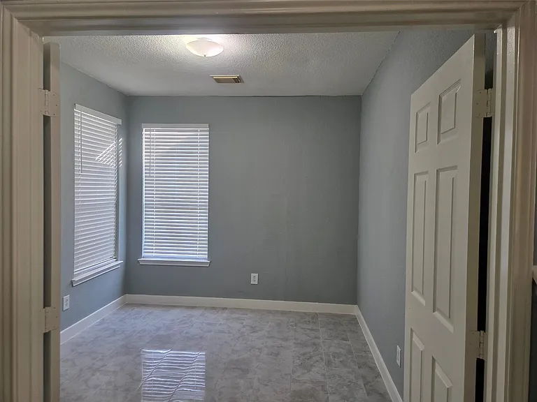 9526 Heflin Colony Dr — Photo 18