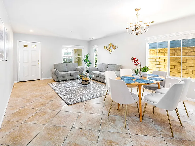 8049 Jamestown Cir — Photo 10