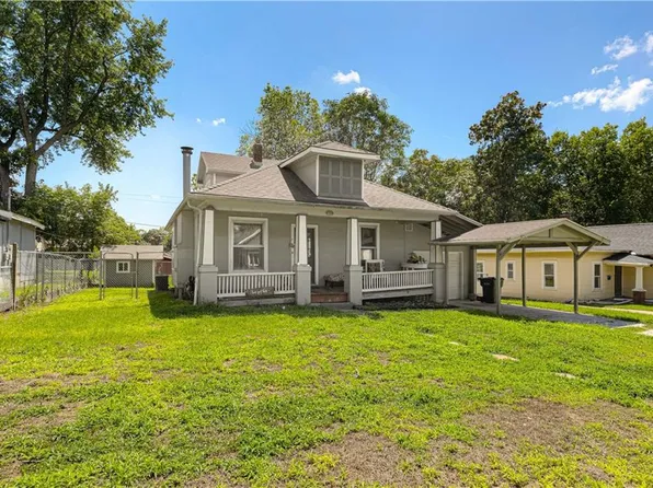 819 Kickapoo St, Leavenworth, KS 66048