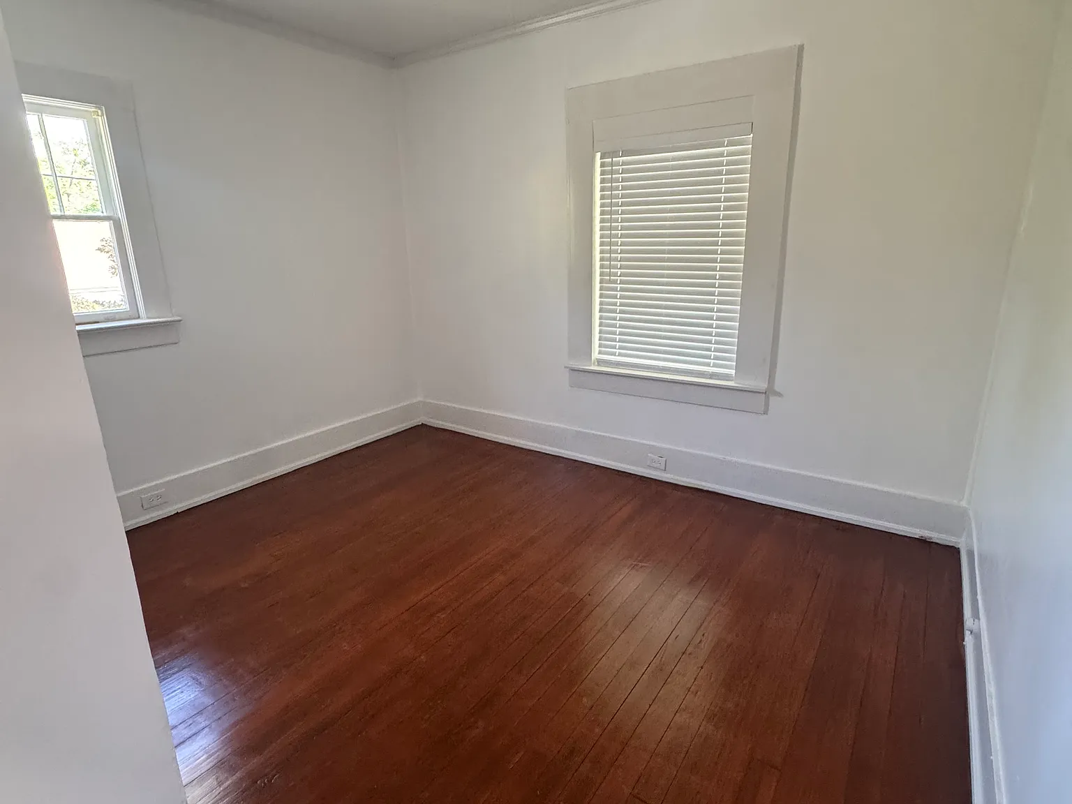 3 bed, 1200 sqft, $2,000 — Photo 2