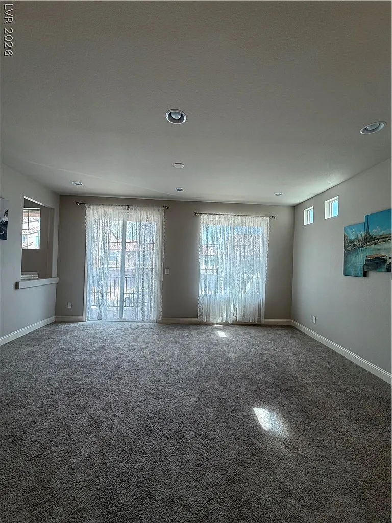 5 bed, 3.0 bath, 2641 sqft, $2,850 — Photo 3