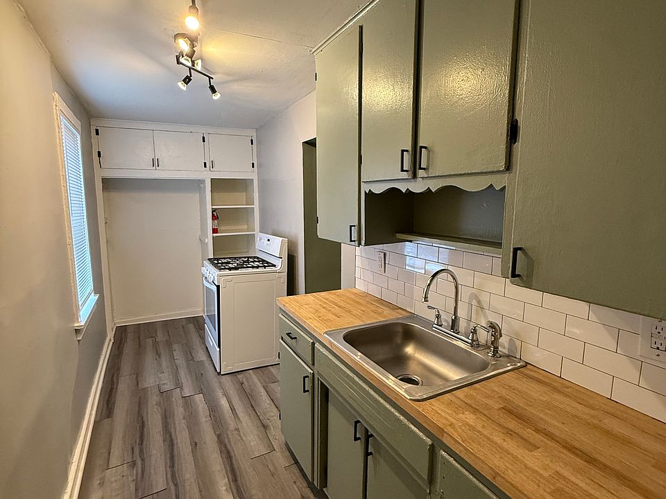 1st image of 1623 E Archer St #B