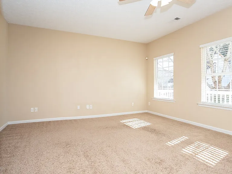 218 Prescott Ct — Photo 4