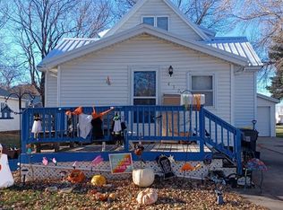 437 7th St, Tracy, MN 56175