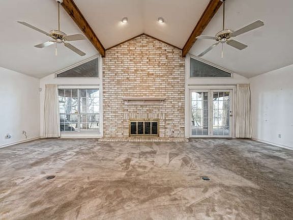 5th image of 1095 Greenwood Ln
