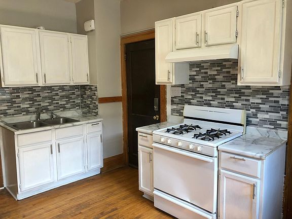 2nd image of 1508 Oliver Ave N