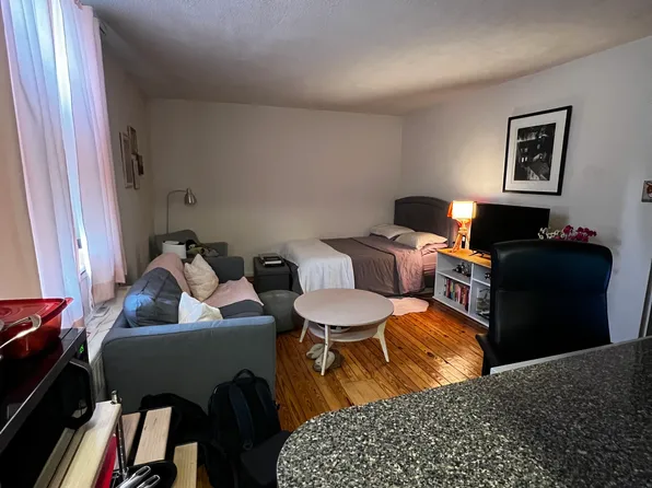 2125 Locust St APT 13, Philadelphia, PA 19103