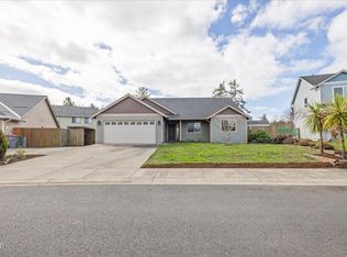 371 SW Kalmia Ave, Warrenton, OR 97146