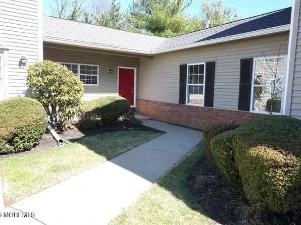 102 Cranbrook Ct, Holmdel, NJ 07733