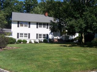 30 Sycamore Ter, Livingston, NJ 07039
