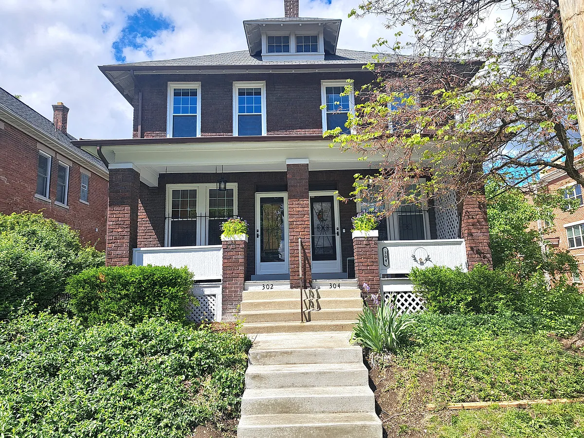 Photo 2 of 29 - 302 Thurman Ave - Columbus, OH Building Photo - 302 Thurman Ave