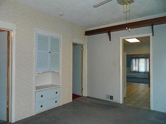 5th image of 2408 W High St