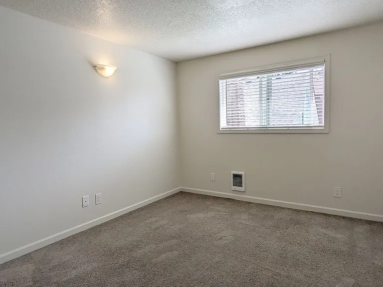 4102-4128 SE Cesar E Chavez Blvd — Photo 48