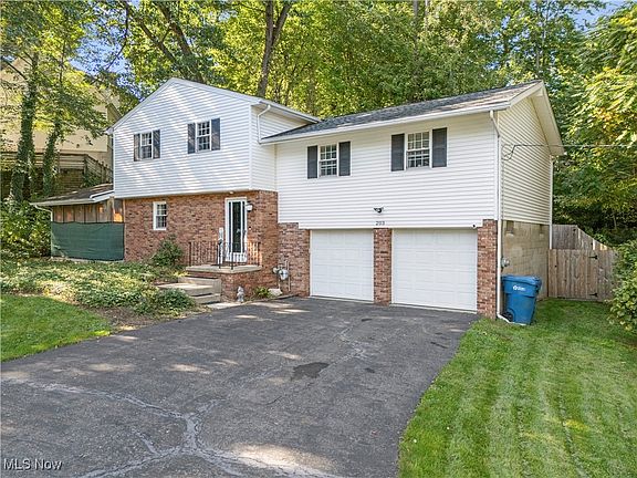 2nd image of 203 Lake Front Dr
