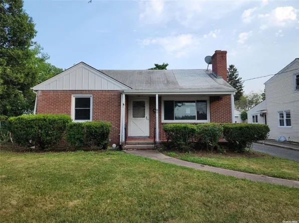 9A Fairmont Place #A, Glen Cove, NY 11542