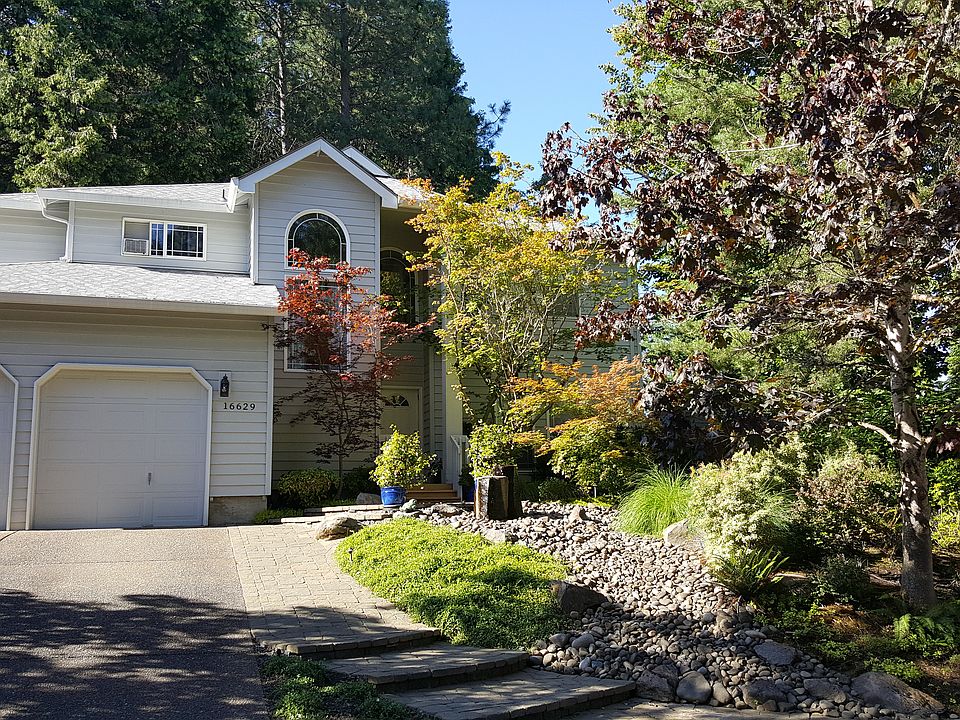 Rock bubbler water feature