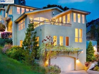 6959 Charing Cross Rd, Berkeley, CA, 94705