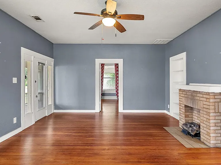607 W Brown St — Photo 9