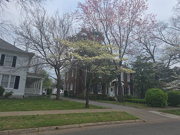 3rd image of 525 E College St