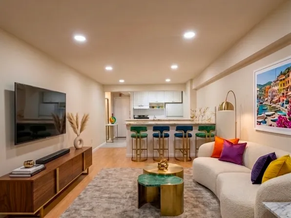 333 Grand Ave APT 3M, Palisades Park, NJ 07650