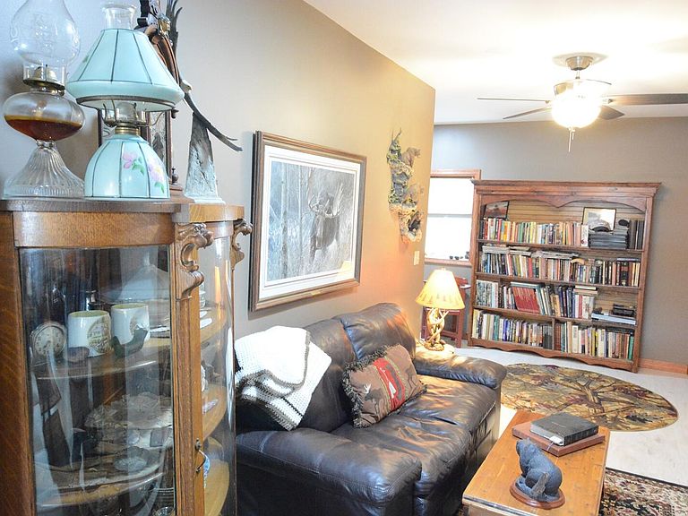 Listing photo 5