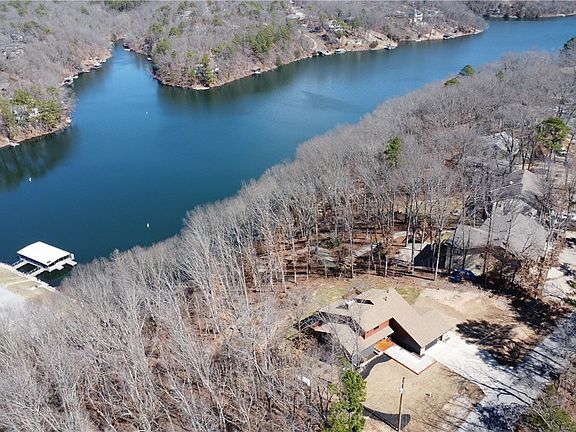 4th image of 82 Buckingham Dr
