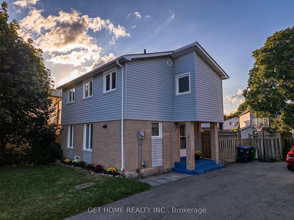1st image of 5 Huronia Ct